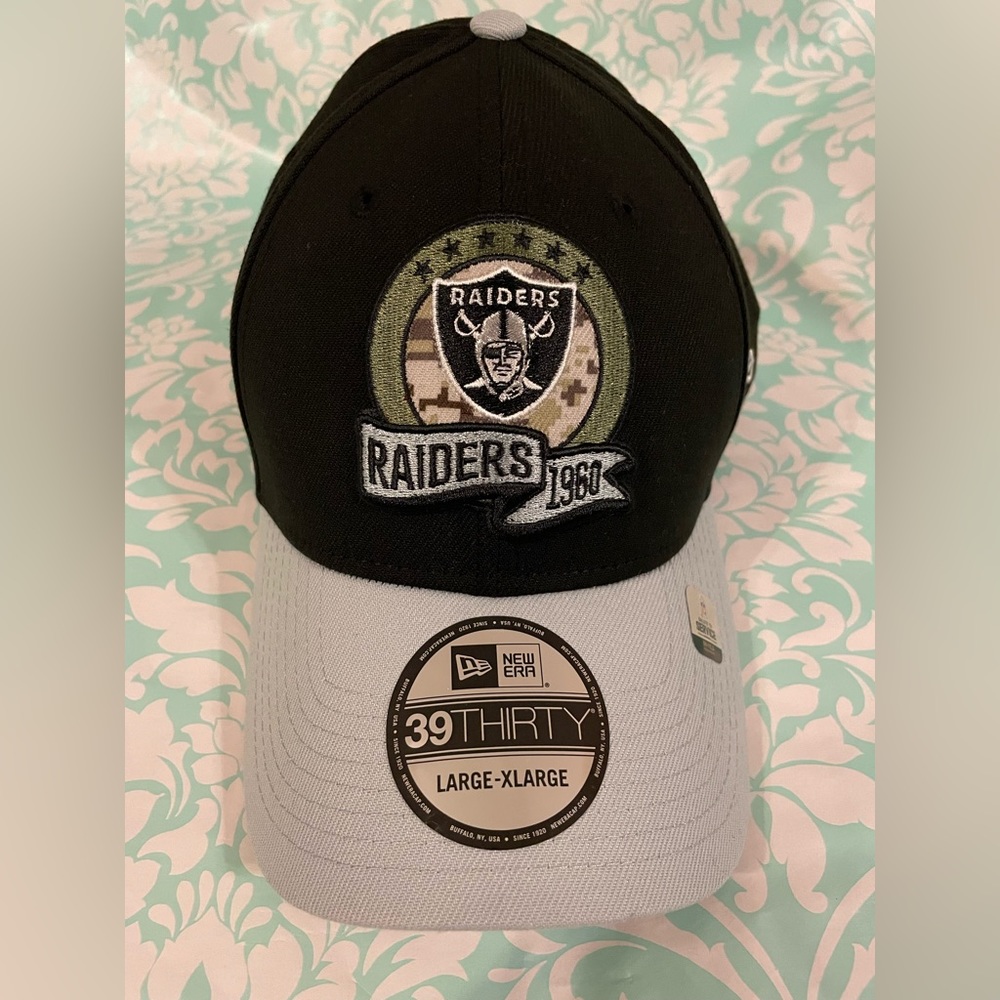 Mens Las Vegas Raiders New Era Salute To Service 39THIRTY Flex Hat Sz Large/XL